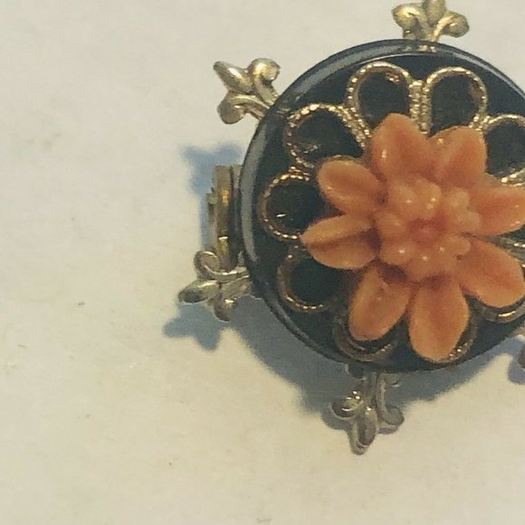 Vintage 3D Plastic Single Pink Flower Very Small Brooch Black Gold Tone - Picture 4 of 12